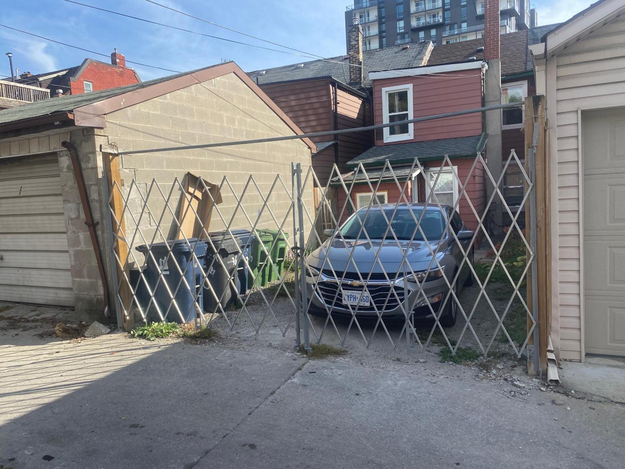 Budget Quad Room With En Suite Bathroom 36B Toronto Exterior photo